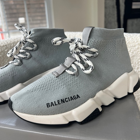 WOMEN'S SPEED LACE-UP SNEAKER IN GRAY/WHITE - Picture 1 of 5